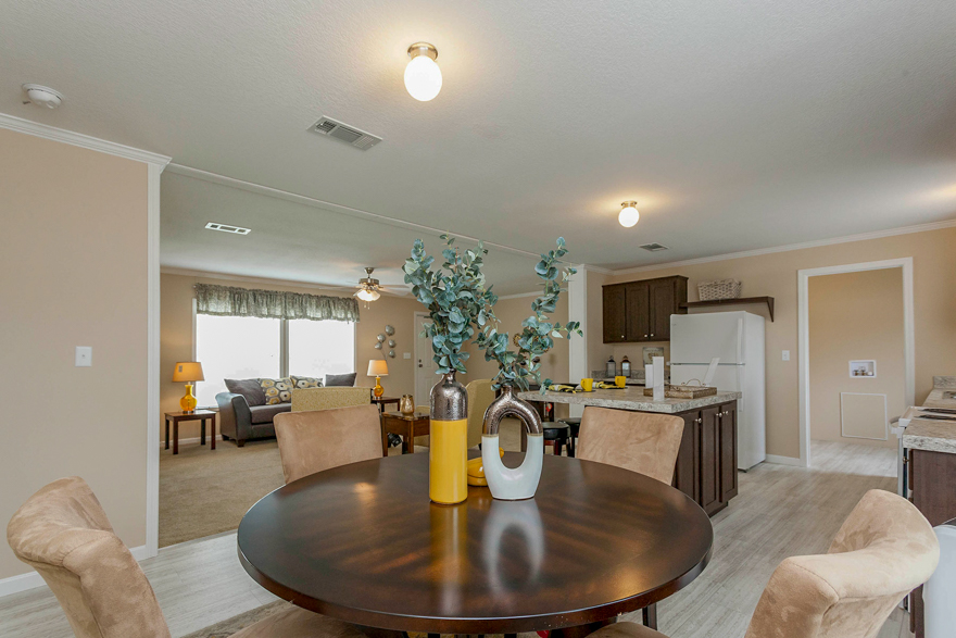 Burchwood-Wesley-Bell-Creek-Riverview-R4563A-dining-3
