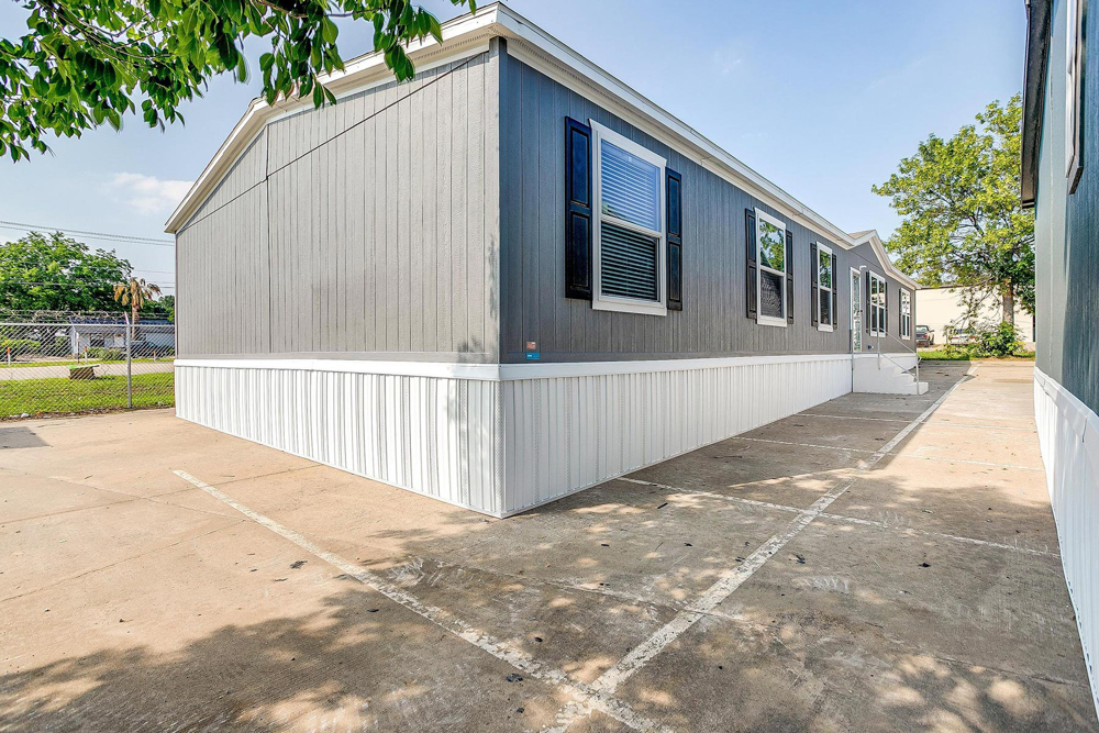 Lawton -Bensing-Prime-3272H-Exterior-3